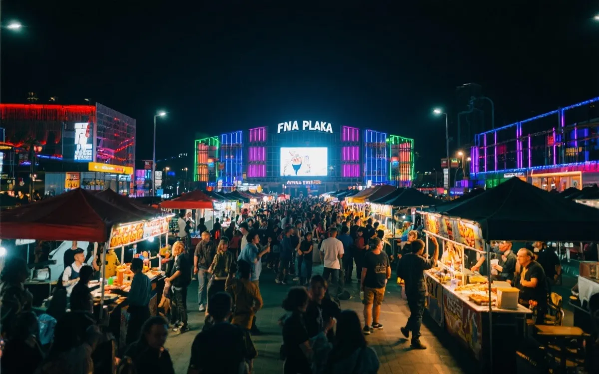 世界杯期间的城市球迷广场与夜景灯光氛围